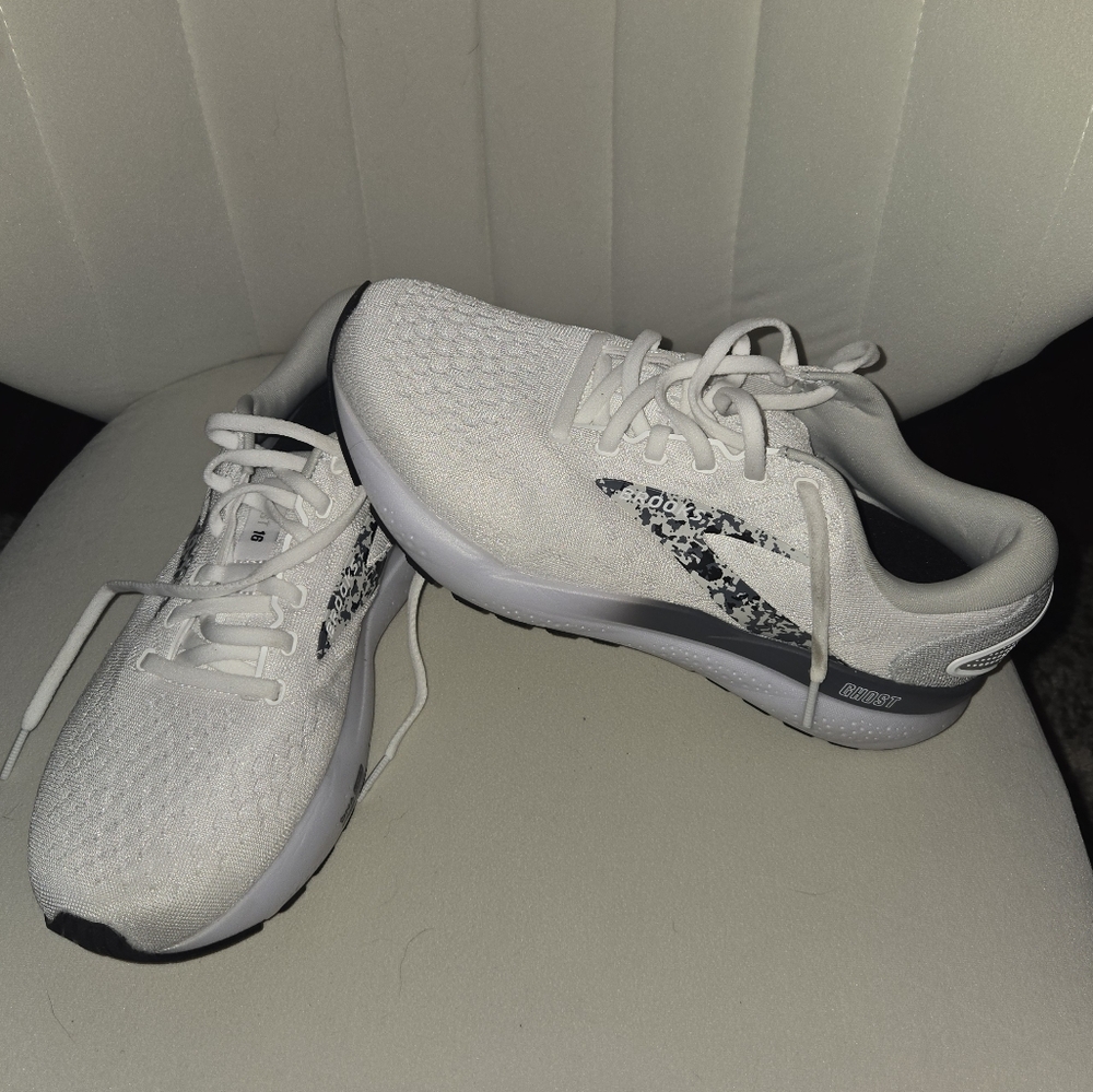 Brooks Ghost 16 White and Black Running Shoes